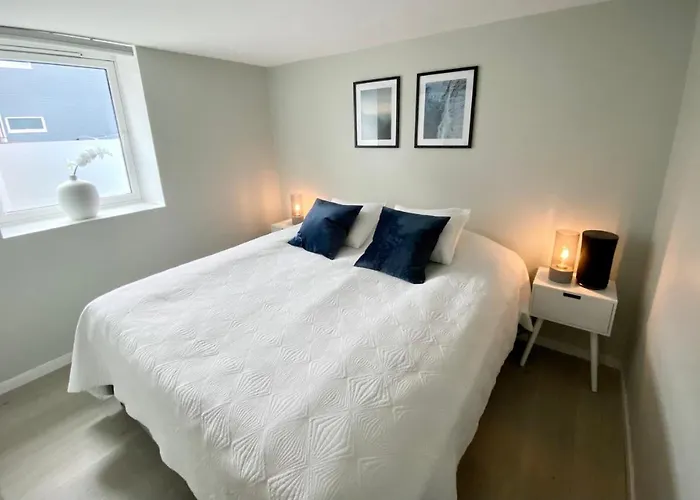 Two Bedroom Apartment Near The City Centre.